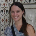 Adriana Leones